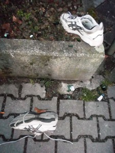 Müll0313 023.jpg (401.71 KiB) 27835 mal betrachtet So richtig geile fertige "duftige" Treter; sogar in meiner Größe!
