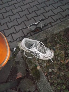 Müll0313 024.jpg (349.89 KiB) 25986 mal betrachtet Einfach lieblos hingeschmissen.