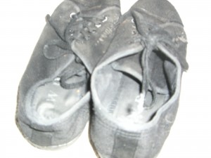 da waren auch noch die obligatorischen Plimsoles drin, welche ich jetzt als Aschenbecher verwende:)