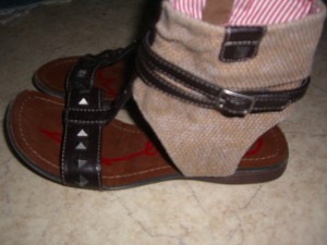 Ich liebe diese Flip Flop Stiefel mit offener Ferse