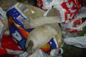 0DSC06678.JPG (97.78 KiB) 13889 mal betrachtet Herrensneakersocken... am übernächsten Tag verschüttet und weg. Für mich nicht mehr auffindbar -.-