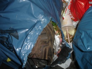 0DSC06722.JPG (99.74 KiB) 13154 mal betrachtet das Abtasten hat geholfen: olle Botten kommen zum Vorschein! Mal sehen was da noch alles drin ist *g*