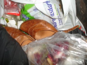0DSC06776.JPG (57.26 KiB) 12595 mal betrachtet etwas weitergewühlt tauchen diese Schuhe auf