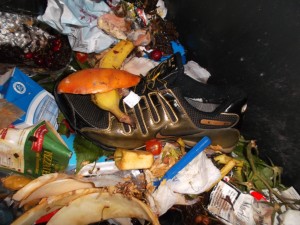 Dieses Detailbild zeigt es: Da gehört eigentlich noch mehr Dreck drauf!