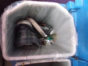 Müll0613 045.jpg (292.98 KiB) 6012 mal betrachtet Es fing ganz harmlos und noch relativ sauber an.