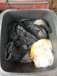 Ein erster fetter Küchenmüllbeutel.