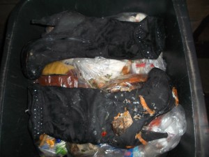 Ich bin sicher: Anja und jede andere Frau will ihre entsorgten alten Lieblinge keinesfalls nocheinmal so sehen!
