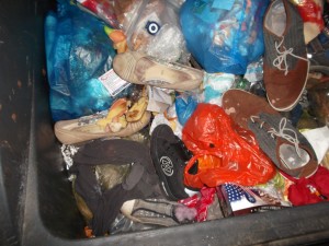 Eigentlich ganz normaler Hausmüll, wie man ihn überall findet.