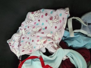 Ist die nicht süüüß?! Lauras Snoopy-Hotpant. Das geile Höschen lässt sich doch sicher noch als Lappen verwenden?!