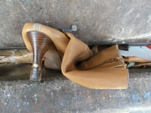 Buffalostiefel im Pressmüllauto: Habt ihr was anderes erwartet?!