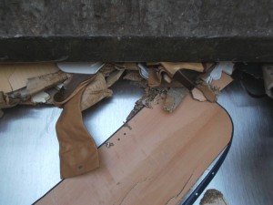 Wohin man blicken konnte hatte das Pressschild zermalmte Stiefel unter sich.