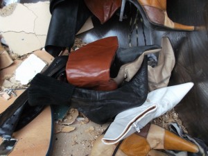 Müll0613 317.jpg (263.4 KiB) 6320 mal betrachtet Nicht nur die superspitzen Stiefel mit dem Strickschaft hat es "lethal" erwischt!