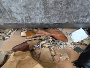 Müll0613 320.jpg (268.07 KiB) 6676 mal betrachtet Viel mehr Platz als diese gepressten Stiefeletten sollten sie auf der Fahrt zur Kreismülldeponie auch nicht benötigen.