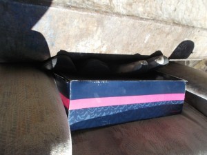 Müll0613 182.jpg (284.02 KiB) 5184 mal betrachtet Für die "Proll-Shox" und die "Dekadenz" der Free ID kommt nun die Verwandlung in gewöhnlichen gepressten Dreck! Nix mehr mit Kultschuhe! Hehe!