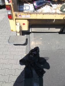 Der Schatten des Vernichters lag auf den zermarterten Opfern.