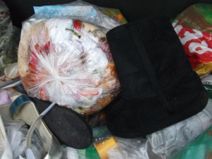 Müll0813 058.jpg (268.49 KiB) 10029 mal betrachtet Doch keine neue Wintersaison für die alten UGGs.