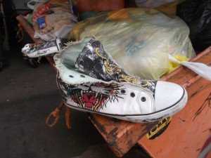 Nun warteten diese prolligen Kultsneakers auf ihr weiteres Schicksal.