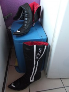 Müll0813 249.jpg (252.84 KiB) 5239 mal betrachtet In der "Müllecke" enden in der Regel die Klamotten und Schuhe von drei "Mädels". Alles, was hier einmal landet ... !