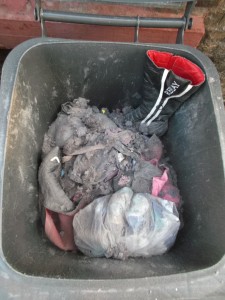 Müll0813 274.jpg (316.32 KiB) 5184 mal betrachtet Das ist einfach nur übelst!