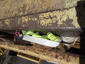 Das Unfassbare nahm seinen Lauf: Die vier geilen Sneakerpaare wurden plattgepresst!