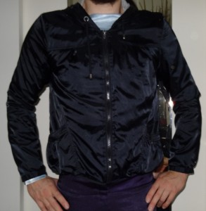schwarze Satinjacke