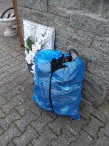 Dieser blaue Müllsack hat eine nette Vorgeschichte.