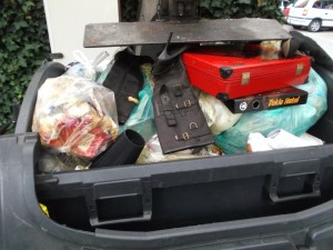 Müll0913 033.jpg (289.02 KiB) 8282 mal betrachtet Noch war der Hausmeister weg. Und ich war skrupellos genug, das ohne zu zögern schamlos auszunutzen!