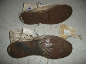 einfach brutal, wie das Gummi bzw. der Schuh an der Stelle komprimiert, ja regelrecht zerlegt wurde
