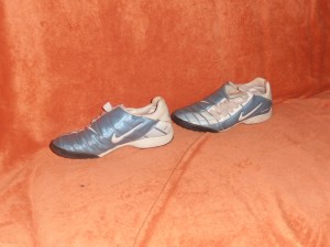 38, deutliche Tragespuren, Nike total 90.JPG