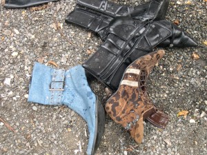 il est temps de brulé les autres bottes , bien les trempé pour que le feu ne dévore pas tros vite !!