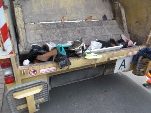 Müll0214 142.jpg (431.15 KiB) 4484 mal betrachtet Es fing an immer mehr zu krachen und ächzen.