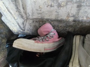 Müll0214 143.jpg (473.56 KiB) 4473 mal betrachtet Aus dem Mülleimer wieder rausgeholt; - aber eine Rettung sieht anders aus!