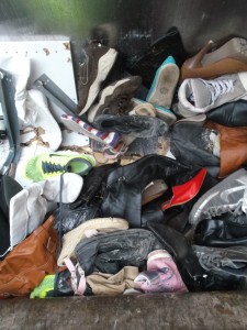 Schon viele Schuhe und Stiefel wiesen böse Pressnarben auf von dem gewaltigen Pressdruck.