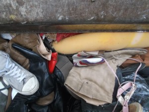 Sogar dei süßen Hausschläppchen wurden unnachsichtig zusammen gefaltet.