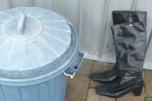 Marina07 001a.jpg (136.7 KiB) 7838 mal betrachtet Die Mülltonne stand schon in Sichtweite.