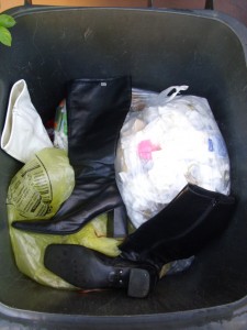 Marina07 006.jpg (361.04 KiB) 7838 mal betrachtet Die Frage, ob diese Buffalos nun wirklich in den Restmüll gehören, habe ich dann schnell "beantwortet". Grins1