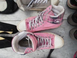 Müll0214 223.jpg (513.11 KiB) 6418 mal betrachtet Ein Chuck total plattgepresst und Fersenkappen zerbrochen.