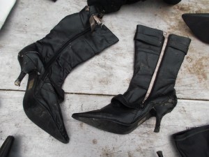 Müll0214 226.jpg (7.22 MiB) 6502 mal betrachtet So sehen Stiefel nach ihrer Sperrmüllabfuhr aus!
