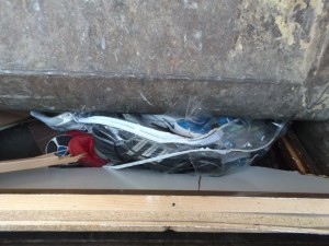 Müll0314 027.jpg (489.88 KiB) 8630 mal betrachtet Stöhnen, ploppen und ächzen: Hier sterben gerade die geilen Sneakers!