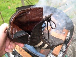 jolie petite boots !!, mais bientôt réduit en cendre !!