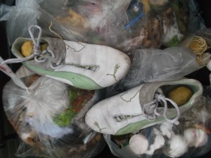 Glücklicherweise waren diese geilen Sammlerstücke noch nciht ganz so schlimm vermüllt, aber nach Mülltonne haben auch sie erbärmlich gestunken.