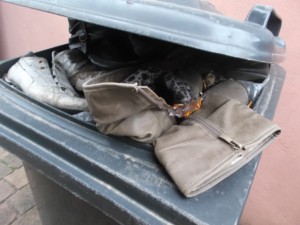 So hätten vielleicht noch die Nachbarn oder die Orangenen Engel unseren Müll betrachten können.