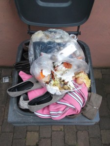 Müll0414 079.jpg (456.25 KiB) 5433 mal betrachtet Das wurde ja immer geiler diesmal - und immer später. Hoffentlich nicht zu spät!