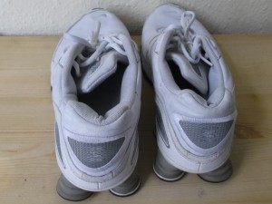 Müll0414 093.jpg (483.4 KiB) 3289 mal betrachtet Nicht einmal hinten abgelaufene Shox.