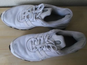 Müll0414 095.jpg (454.57 KiB) 3289 mal betrachtet Da gehören Füße rein und kein stinkender Ekelmüll!