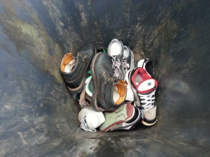 20140529_151844_klein.jpg (977.09 KiB) 8429 mal betrachtet Eine Tonne voll Müll