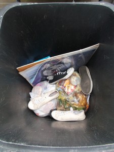Wir dürfen gespannt sein, was da noch so alles an Dreck draufkommt.