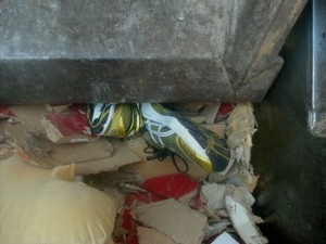 Irgendwann kriegt die Müllabfuhr auch die am schönsten glänzenden Schuhe zu &quot;fassen&quot;.