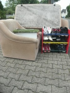 Müll0714 058.jpg (220.27 KiB) 5497 mal betrachtet Noch kaum zu fassen, dass dies alles in wenigen Augenblicken zur noch zermalmter plattgepresster Sperrmüll ist!