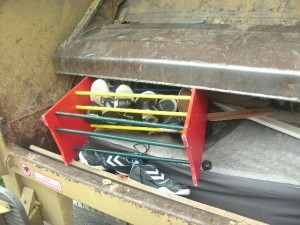 Müll0714 075.jpg (226.48 KiB) 7805 mal betrachtet So sieht das schon eher nach wertlosem Sperrmüll aus!